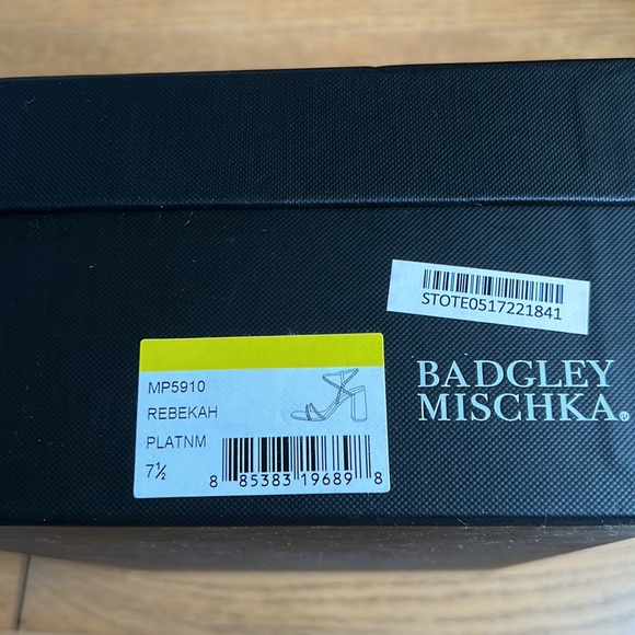 Badgley Mischka block heal sandal - Picture 6 of 12